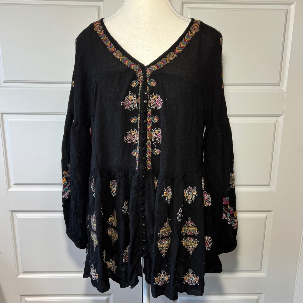 Anthropologie Free People Embroidered Black Cotton Tunic Top Boho Bell Sleeve S‎